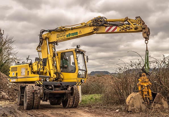 推土机保养步骤详解:专业维护让设备更持久